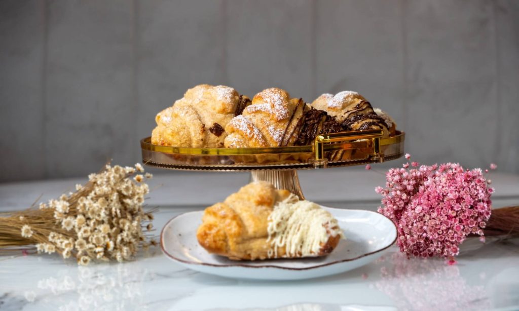 rogal z białą czekoladą